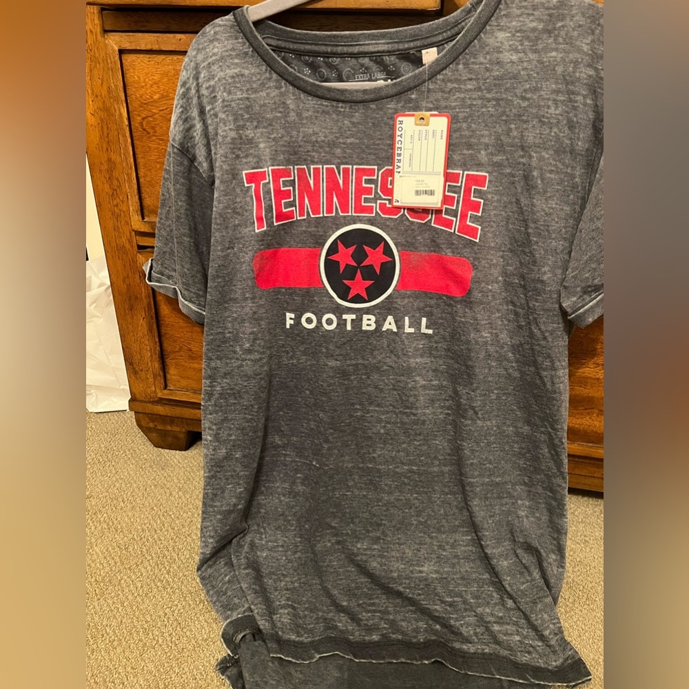 BNWT Tennessee Football t shirt